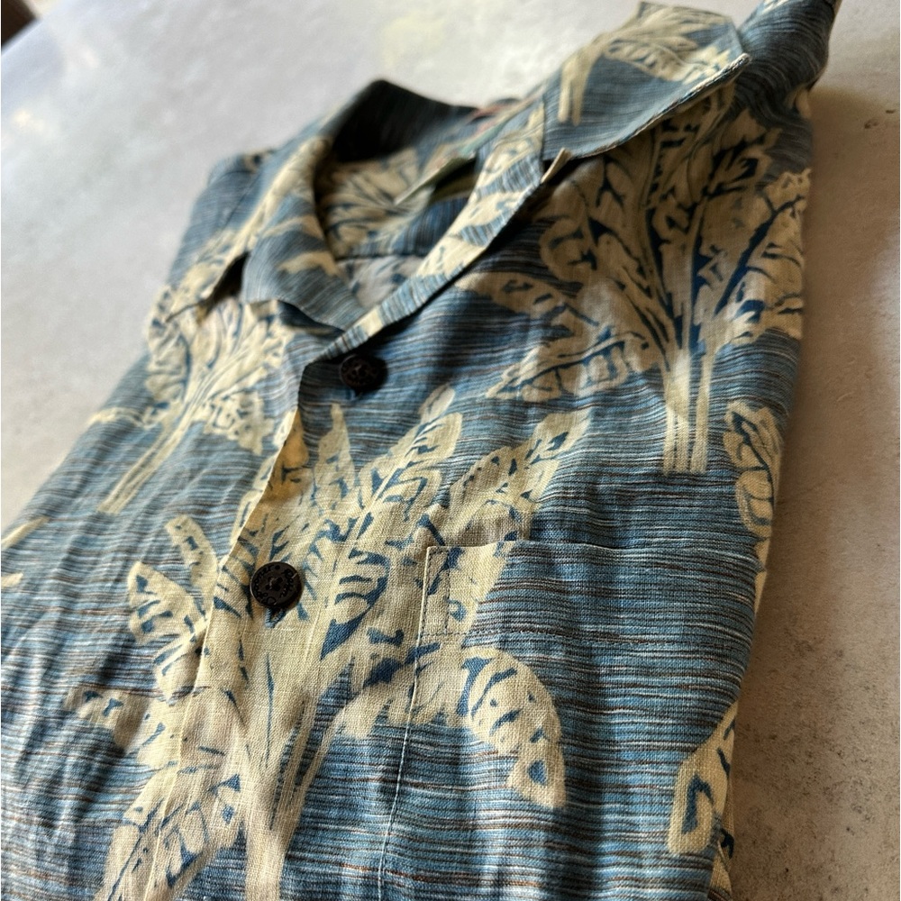 Beautiful Men’s EUC Linen Reyn Spooner Aloha Shirt Size M